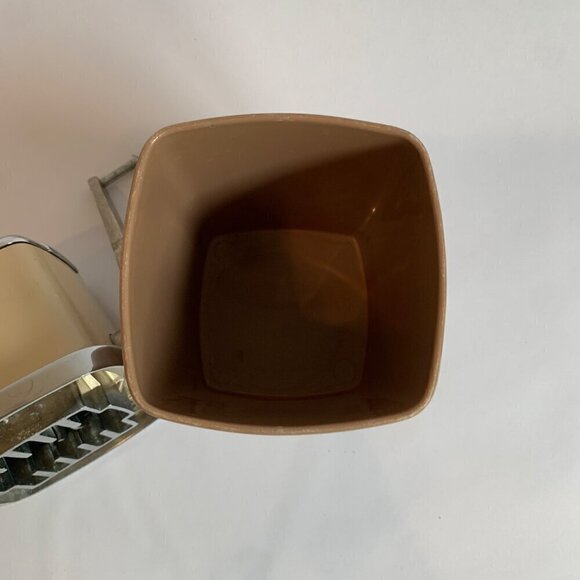 Swing-A-Way Beige Chrome Ice Crusher Manual - Picture 4 of 6